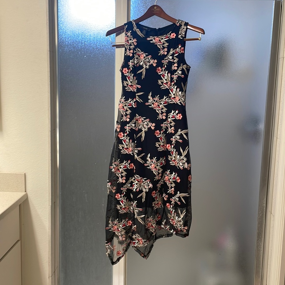 Alfani sleeveless dress, black with embroidered flowers.  Size 6.